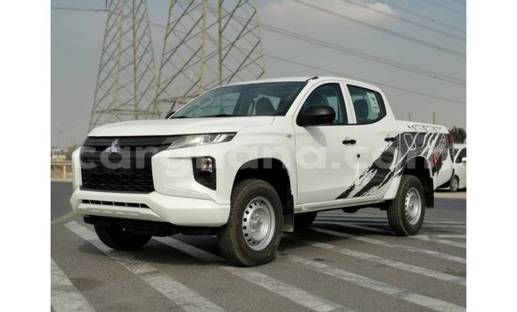 Sayi Imported Mitsubishi L200 White Mota in Import - Dubai a Ashanti Sayi Imported Mitsubishi L200 White Mota in Import - Dubai a Ashanti