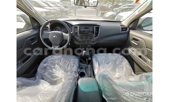 Sayi Imported Mitsubishi L200 White Mota in Import - Dubai a Ashanti Sayi Imported Mitsubishi L200 White Mota in Import - Dubai a Ashanti