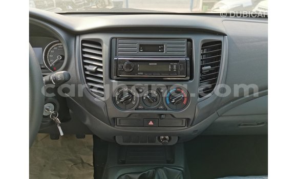 Sayi Imported Mitsubishi L200 White Mota in Import - Dubai a Ashanti Sayi Imported Mitsubishi L200 White Mota in Import - Dubai a Ashanti