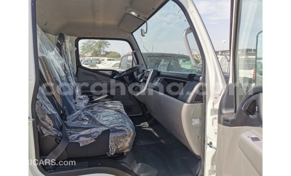 Sayi Imported Mitsubishi Fuso White Babbar mota in Import - Dubai a Ashanti Sayi Imported Mitsubishi Fuso White Babbar mota in Import - Dubai a Ashanti