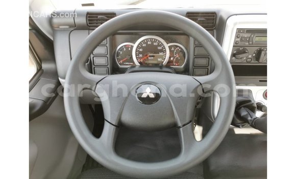 Sayi Imported Mitsubishi Fuso White Babbar mota in Import - Dubai a Ashanti Sayi Imported Mitsubishi Fuso White Babbar mota in Import - Dubai a Ashanti