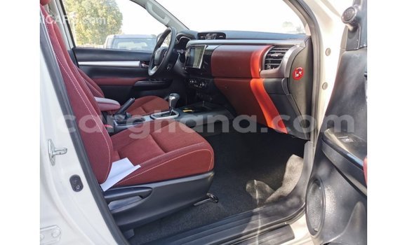 Buy Import Toyota Hilux White Car in Import - Dubai in Ashanti Buy Import Toyota Hilux White Car in Import - Dubai in Ashanti