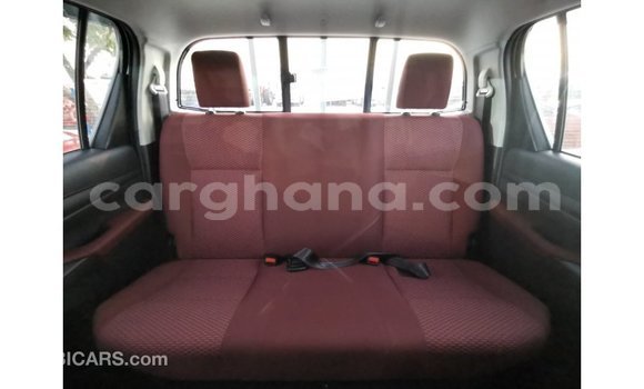 Sayi Imported Toyota Hilux White Mota in Import - Dubai a Ashanti Sayi Imported Toyota Hilux White Mota in Import - Dubai a Ashanti