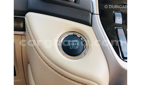 Sayi Imported Toyota Land Cruiser White Mota in Import - Dubai a Ashanti Sayi Imported Toyota Land Cruiser White Mota in Import - Dubai a Ashanti