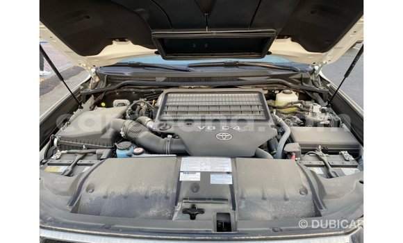 Sayi Imported Toyota Land Cruiser White Mota in Import - Dubai a Ashanti Sayi Imported Toyota Land Cruiser White Mota in Import - Dubai a Ashanti