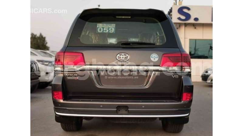 Big with watermark toyota land cruiser ashanti import dubai 15619