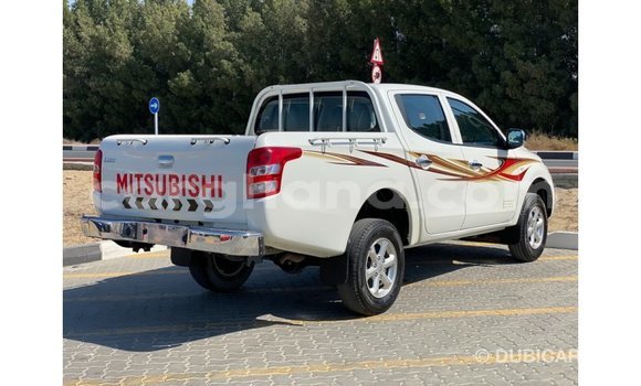 Ra Imported Mitsubishi L200 funfun Ọkọ̀ in Import - Dubai ni Ashanti Ra Imported Mitsubishi L200 funfun Ọkọ̀ in Import - Dubai ni Ashanti