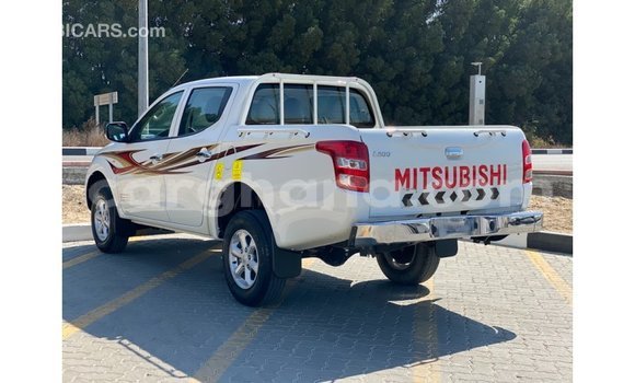 Ra Imported Mitsubishi L200 funfun Ọkọ̀ in Import - Dubai ni Ashanti Ra Imported Mitsubishi L200 funfun Ọkọ̀ in Import - Dubai ni Ashanti