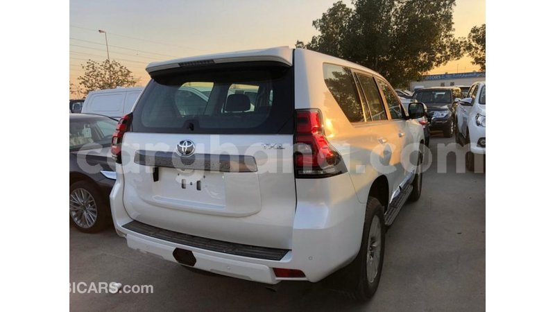 Big with watermark toyota land cruiser ashanti import dubai 15641