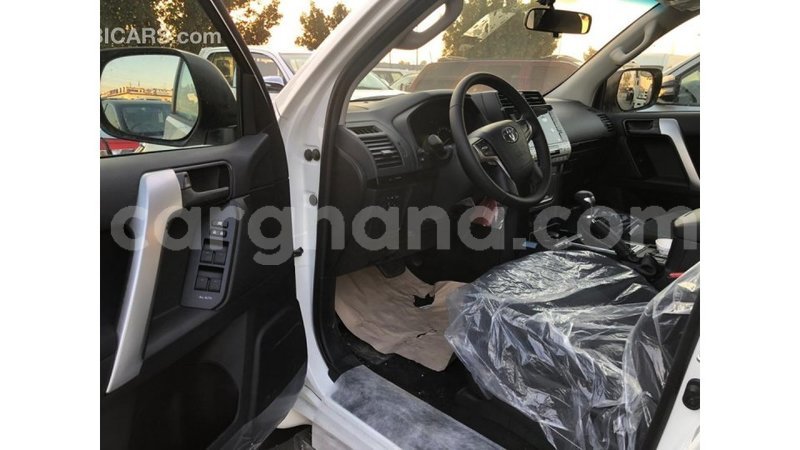 Big with watermark toyota land cruiser ashanti import dubai 15641