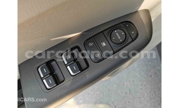 Ra Imported Kia Sportage funfun Ọkọ̀ in Import - Dubai ni Ashanti Ra Imported Kia Sportage funfun Ọkọ̀ in Import - Dubai ni Ashanti