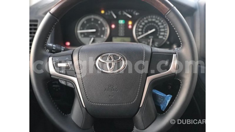 Big with watermark toyota land cruiser ashanti import dubai 15677