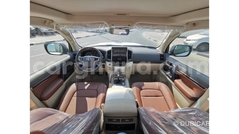 Big with watermark toyota land cruiser ashanti import dubai 15681