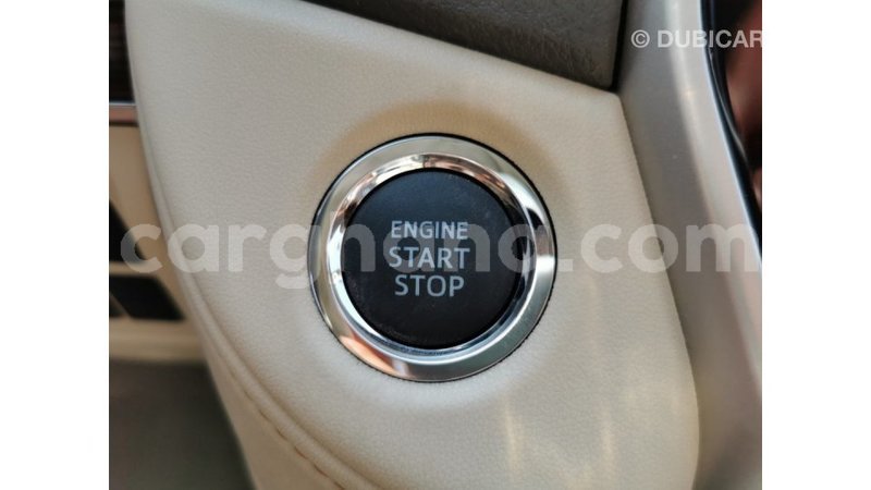 Big with watermark toyota land cruiser ashanti import dubai 15681