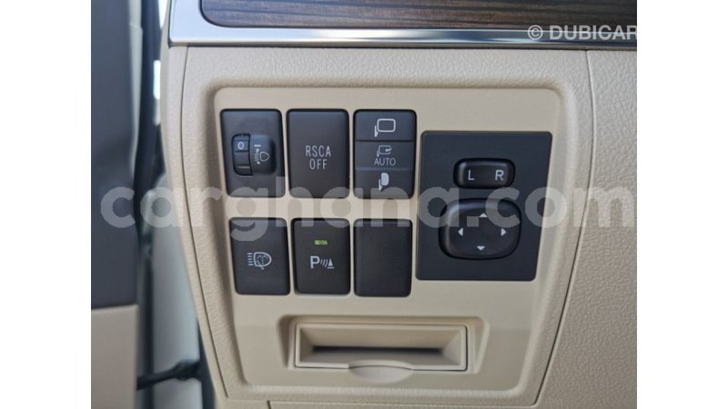 Big with watermark toyota land cruiser ashanti import dubai 15681