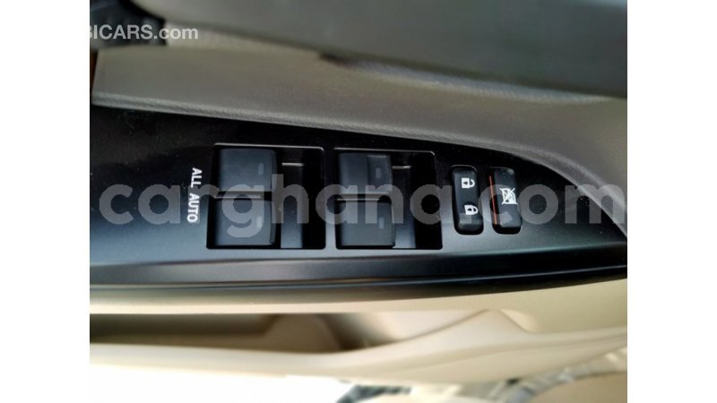 Big with watermark toyota land cruiser ashanti import dubai 15681