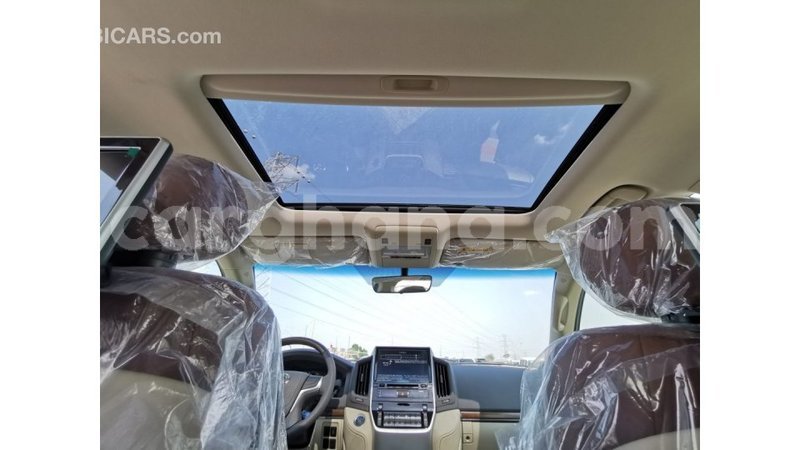 Big with watermark toyota land cruiser ashanti import dubai 15681