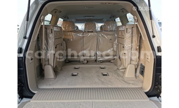 Sayi Imported Toyota Land Cruiser White Mota in Import - Dubai a Ashanti Sayi Imported Toyota Land Cruiser White Mota in Import - Dubai a Ashanti