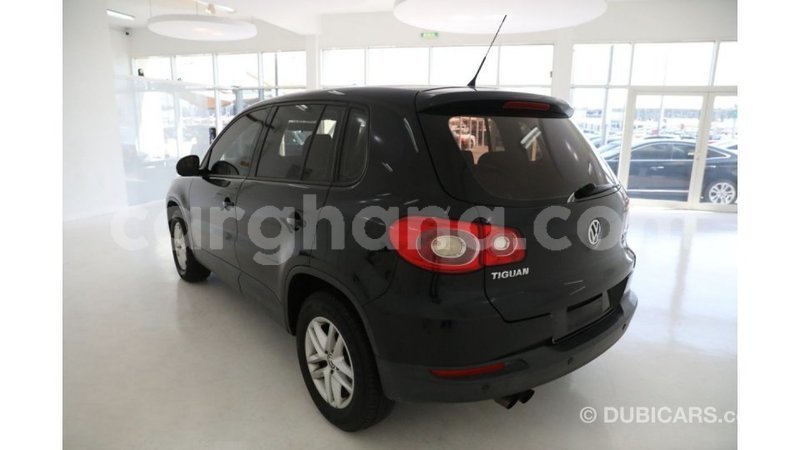 Big with watermark volkswagen tiguan ashanti import dubai 15687