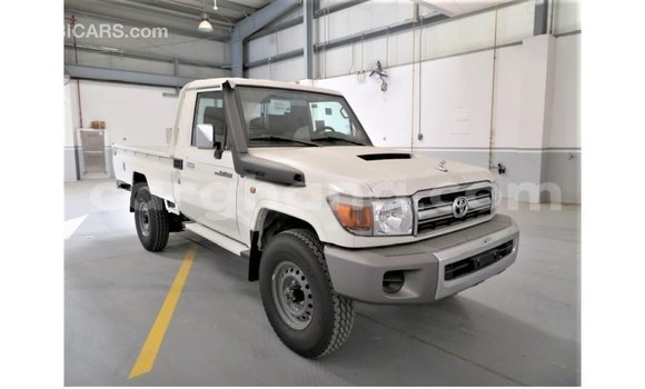 Buy Import Toyota Land Cruiser White Car in Import - Dubai in Ashanti Buy Import Toyota Land Cruiser White Car in Import - Dubai in Ashanti