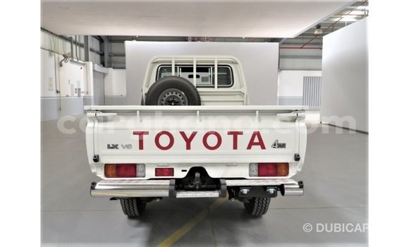 Buy Import Toyota Land Cruiser White Car in Import - Dubai in Ashanti Buy Import Toyota Land Cruiser White Car in Import - Dubai in Ashanti