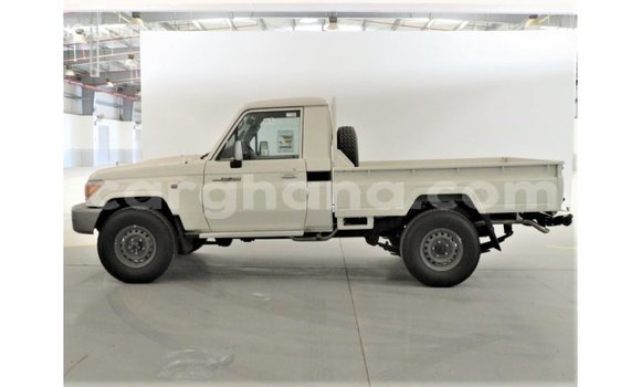Buy Import Toyota Land Cruiser White Car in Import - Dubai in Ashanti Buy Import Toyota Land Cruiser White Car in Import - Dubai in Ashanti