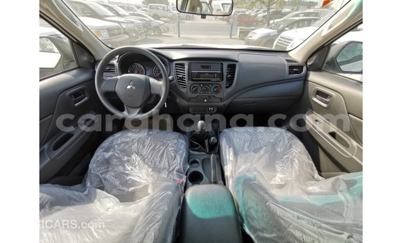 Sayi Imported Mitsubishi L200 White Mota in Import - Dubai a Ashanti Sayi Imported Mitsubishi L200 White Mota in Import - Dubai a Ashanti