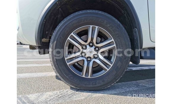 Ra Imported Toyota Fortuner funfun Ọkọ̀ in Import - Dubai ni Ashanti Ra Imported Toyota Fortuner funfun Ọkọ̀ in Import - Dubai ni Ashanti