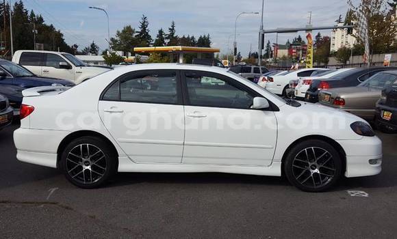 Sayi Na hannu Toyota Corolla White Mota in Accra a Greater Accra Sayi Na hannu Toyota Corolla White Mota in Accra a Greater Accra