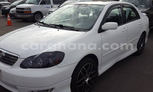 Sayi Na hannu Toyota Corolla White Mota in Accra a Greater Accra Sayi Na hannu Toyota Corolla White Mota in Accra a Greater Accra