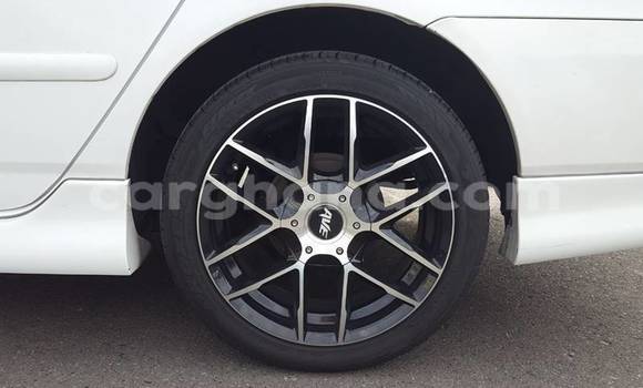 Sayi Na hannu Toyota Corolla White Mota in Accra a Greater Accra Sayi Na hannu Toyota Corolla White Mota in Accra a Greater Accra