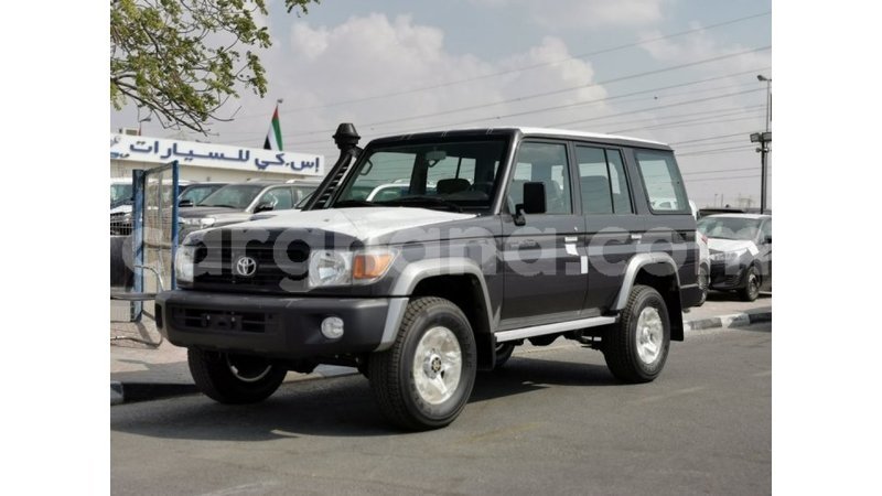 Big with watermark toyota land cruiser ashanti import dubai 15803