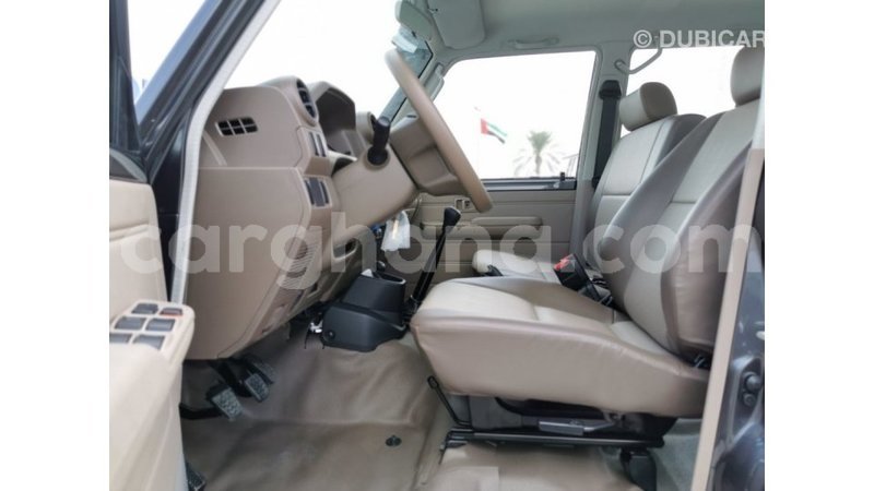 Big with watermark toyota land cruiser ashanti import dubai 15803