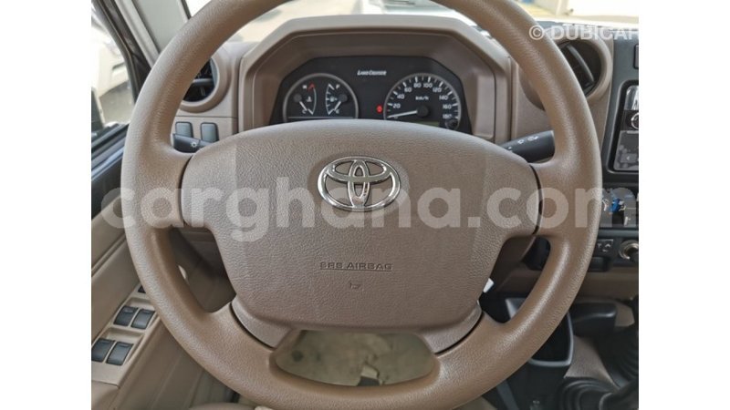 Big with watermark toyota land cruiser ashanti import dubai 15803