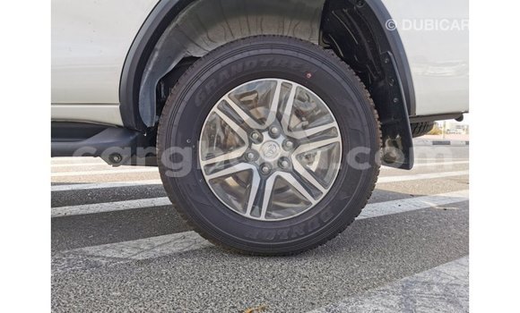 Buy Import Toyota Fortuner White Car in Import - Dubai in Ashanti Buy Import Toyota Fortuner White Car in Import - Dubai in Ashanti