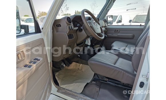 Ra Imported Toyota Land Cruiser funfun Ọkọ̀ in Import - Dubai ni Ashanti Ra Imported Toyota Land Cruiser funfun Ọkọ̀ in Import - Dubai ni Ashanti