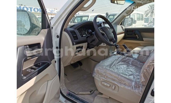 Buy Import Toyota Land Cruiser White Car in Import - Dubai in Ashanti Buy Import Toyota Land Cruiser White Car in Import - Dubai in Ashanti