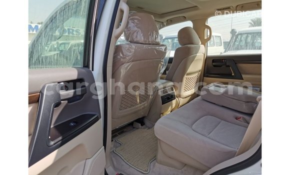 Buy Import Toyota Land Cruiser White Car in Import - Dubai in Ashanti Buy Import Toyota Land Cruiser White Car in Import - Dubai in Ashanti