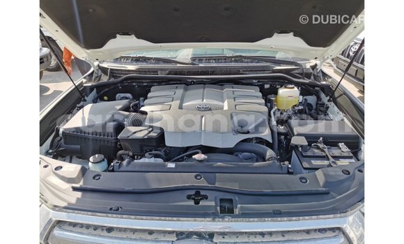 Buy Import Toyota Land Cruiser White Car in Import - Dubai in Ashanti Buy Import Toyota Land Cruiser White Car in Import - Dubai in Ashanti