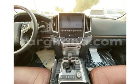 Buy Import Toyota Land Cruiser White Car in Import - Dubai in Ashanti Buy Import Toyota Land Cruiser White Car in Import - Dubai in Ashanti