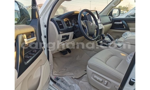 Buy Import Toyota Land Cruiser White Car in Import - Dubai in Ashanti Buy Import Toyota Land Cruiser White Car in Import - Dubai in Ashanti