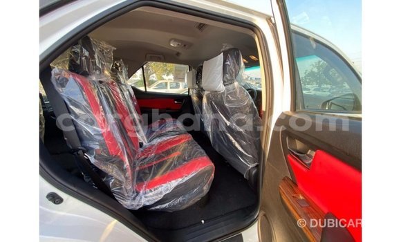 Sayi Imported Toyota Fortuner White Mota in Import - Dubai a Ashanti Sayi Imported Toyota Fortuner White Mota in Import - Dubai a Ashanti