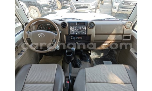 Ra Imported Toyota Land Cruiser funfun Ọkọ̀ in Import - Dubai ni Ashanti Ra Imported Toyota Land Cruiser funfun Ọkọ̀ in Import - Dubai ni Ashanti