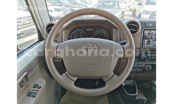 Ra Imported Toyota Land Cruiser funfun Ọkọ̀ in Import - Dubai ni Ashanti Ra Imported Toyota Land Cruiser funfun Ọkọ̀ in Import - Dubai ni Ashanti