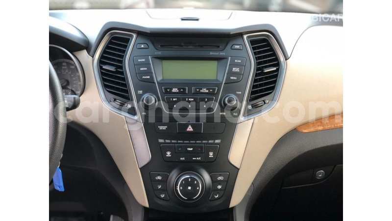 Big with watermark hyundai santa fe ashanti import dubai 15885