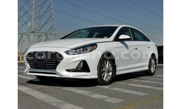 Buy Import Hyundai Sonata White Car in Import - Dubai in Ashanti Buy Import Hyundai Sonata White Car in Import - Dubai in Ashanti