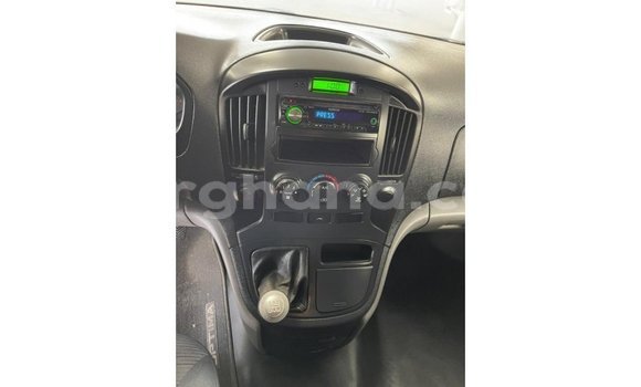 Buy Import Hyundai Accent White Car in Import - Dubai in Ashanti Buy Import Hyundai Accent White Car in Import - Dubai in Ashanti