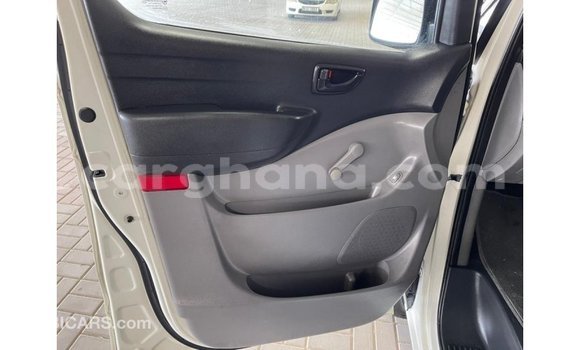 Buy Import Hyundai Accent White Car in Import - Dubai in Ashanti Buy Import Hyundai Accent White Car in Import - Dubai in Ashanti