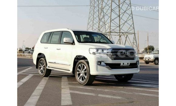 Ra Imported Toyota Land Cruiser funfun Ọkọ̀ in Import - Dubai ni Ashanti Ra Imported Toyota Land Cruiser funfun Ọkọ̀ in Import - Dubai ni Ashanti