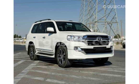 Ra Imported Toyota Land Cruiser funfun Ọkọ̀ in Import - Dubai ni Ashanti Ra Imported Toyota Land Cruiser funfun Ọkọ̀ in Import - Dubai ni Ashanti